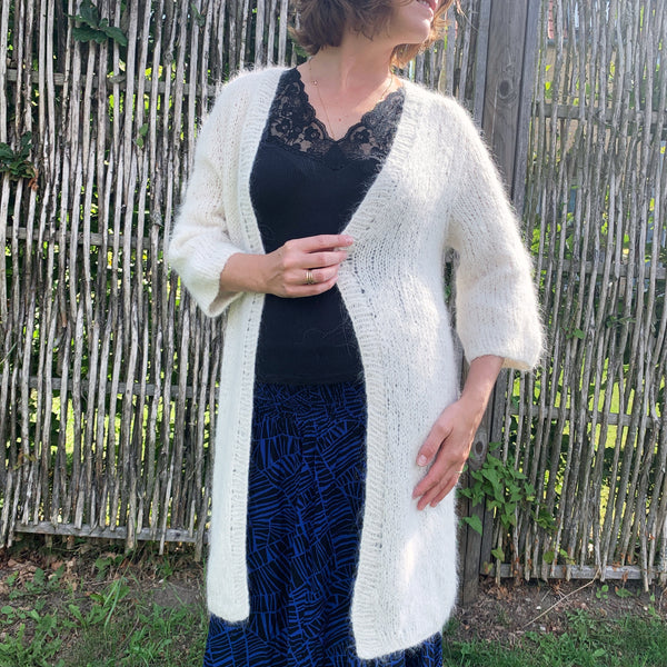 Kamille Kimono, strikkeopskrift fra AlmaKnit